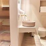 Hans Hubert Apartment *