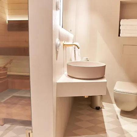Hans Hubert Apartment *