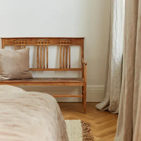 Hans Hubert شقة *