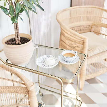 Hans Hubert Apartment *